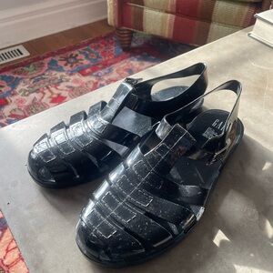 GAP Black Jelly Fisherman Sandals